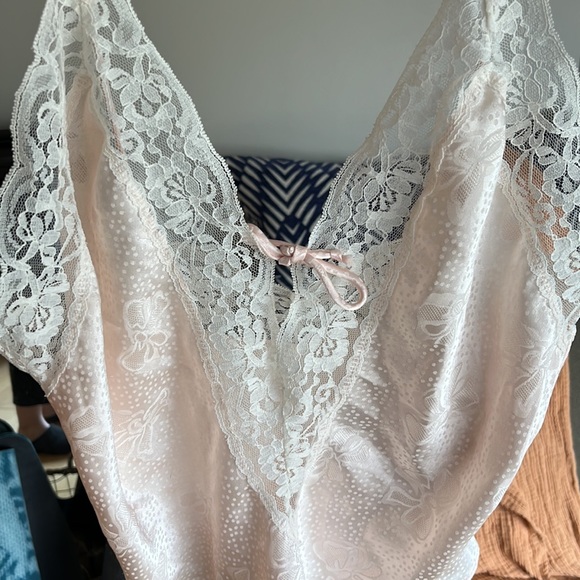 💰3 for $40 💰 Ivory Lace Camisole/Lingerie Tank - Picture 3 of 5